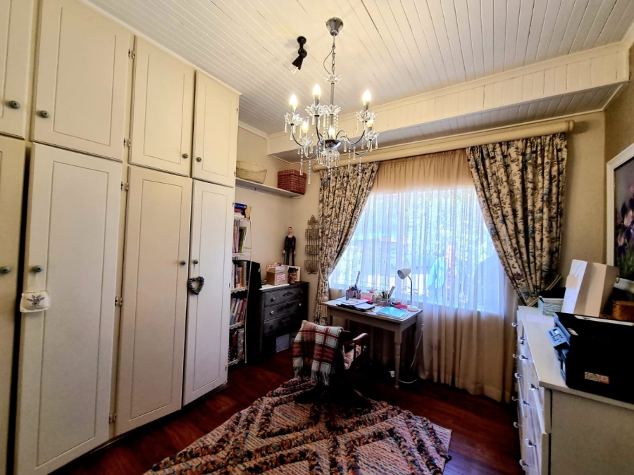5 Bedroom Property for Sale in Monument Heights Northern Cape